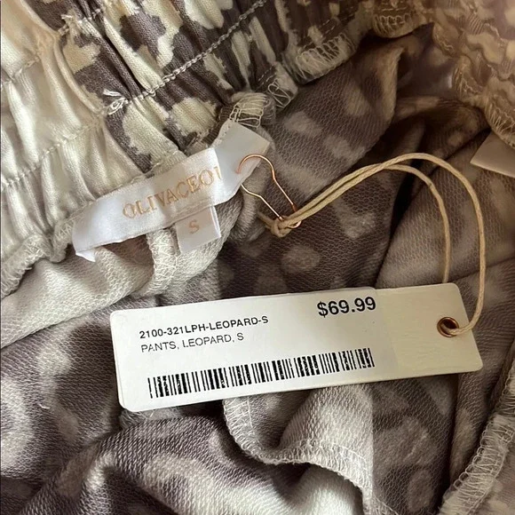 OLIVACEOUS Wide Leg Gray & White Leopard Print Flowy Pants size small - Picture 8 of 11
